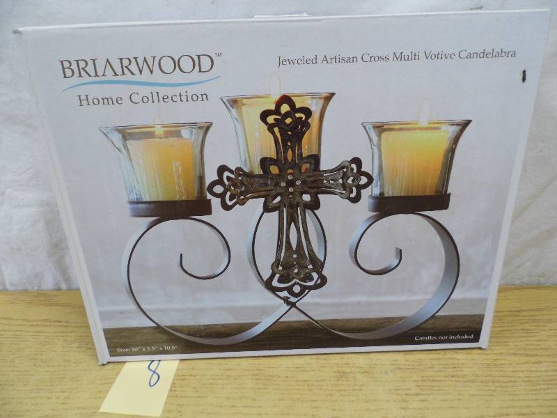 lot 8 image: Briarwood Candle Holder