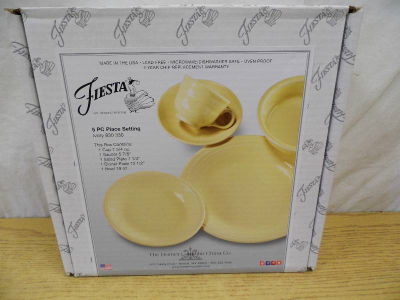 lot 10 image: Fiesta 4 Piece Place Setting