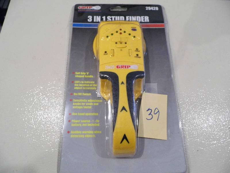 lot 39 image: Grip 3 in 1 Stud Finder