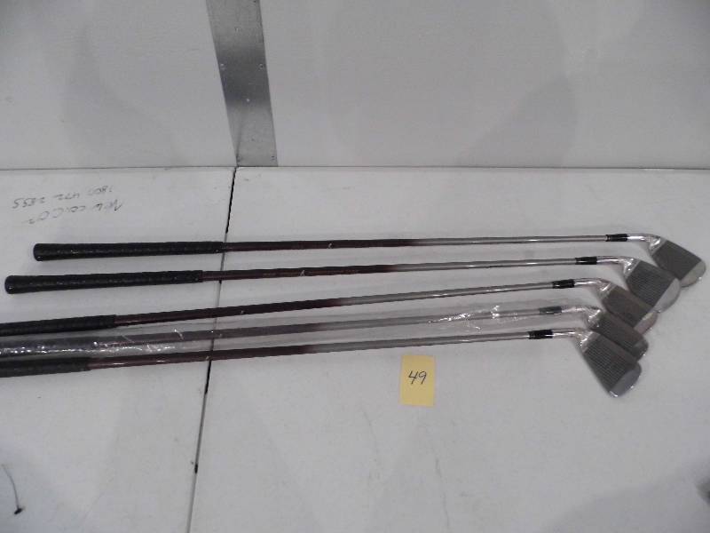 lot 49 image: Pro Kennex Golf Clubs