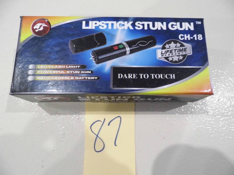 lot 87 image: Lipstick Stun Gun