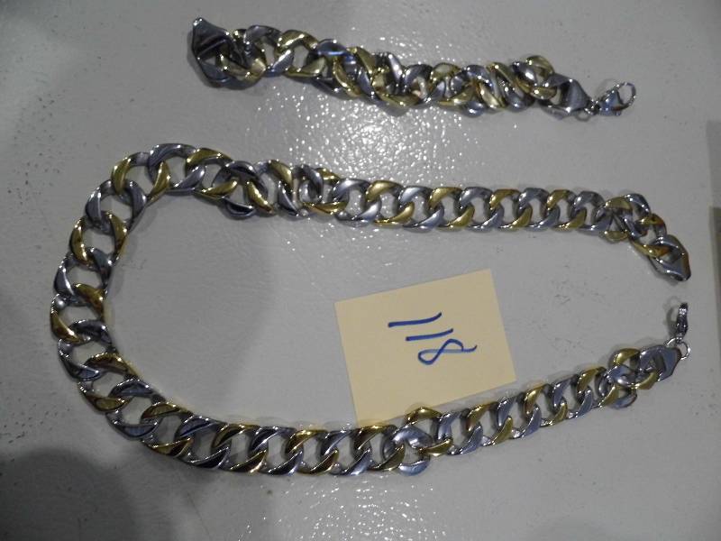 lot 118 image: New Mens Necklace - Bracelet