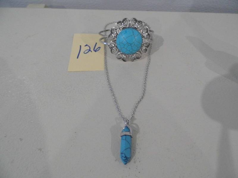 lot 126 image: Turquiose Pendandt - Bracelet