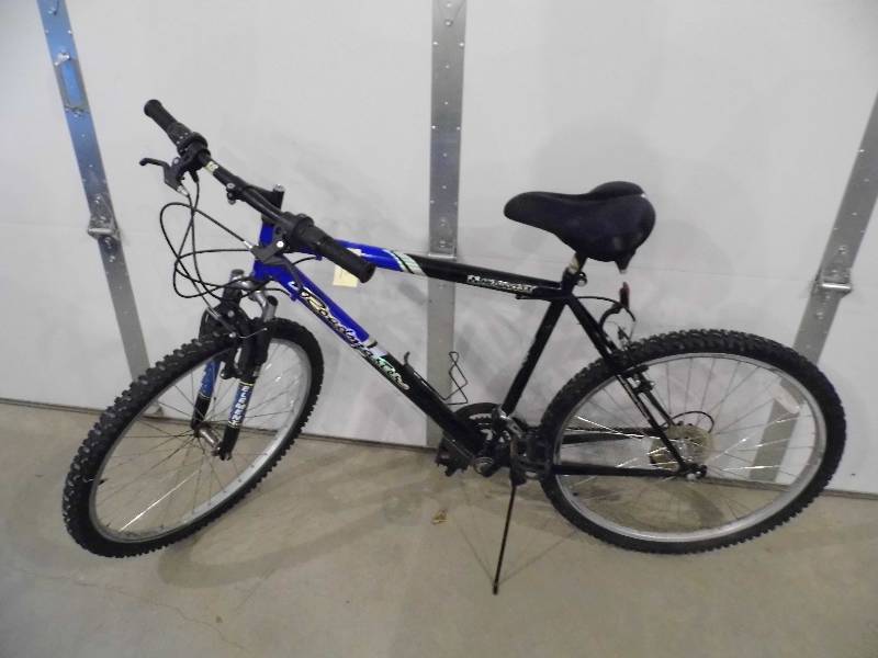 lot 127 image: Roadmaster Mountain Bike