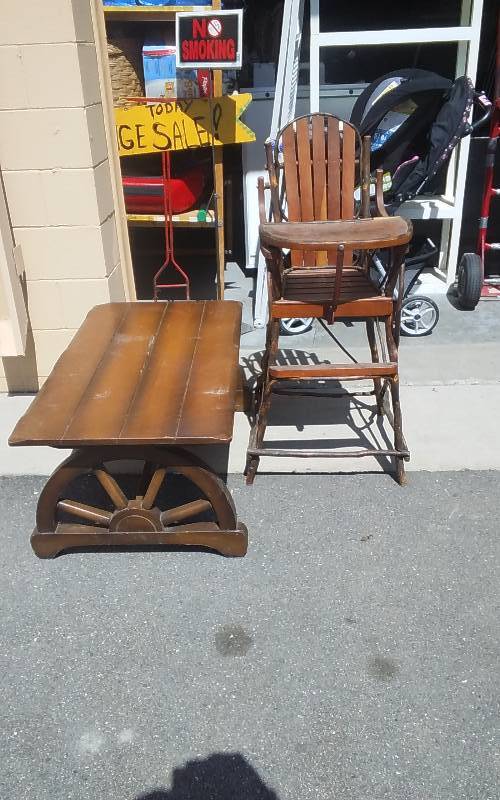 lot 9 image: Unique Hand-Crafted Twig High Chair (42), Wagon Wheel Coffee Table (40x22x17)