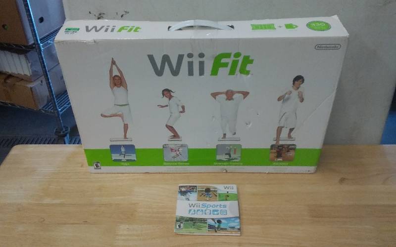 lot 47 image: Wii Balance Board & Wii Game