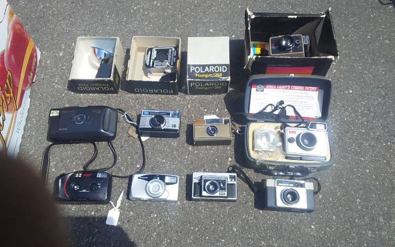 lot 37 image: 12-Old Cameras