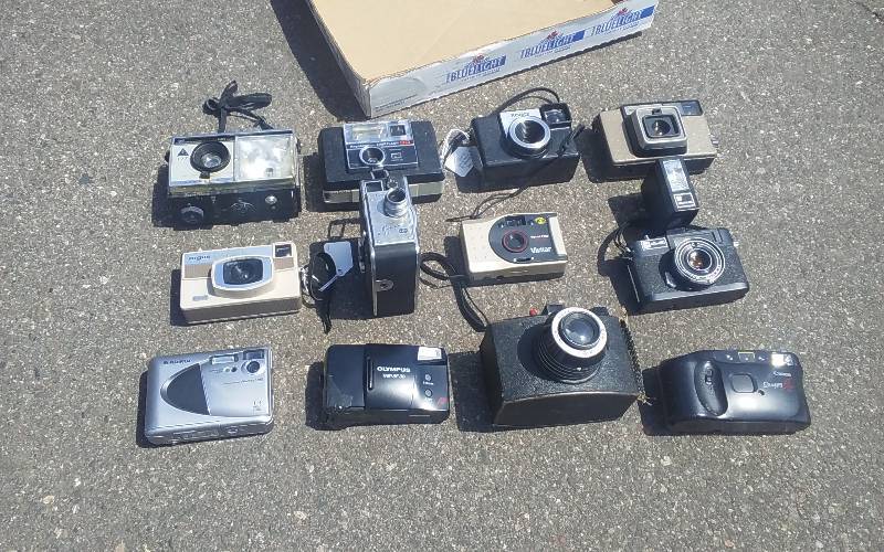 lot 36 image: 12-Old Cameras
