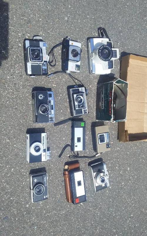 lot 38 image: 12-Old Cameras