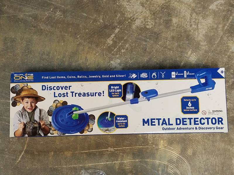 lot 452 image: ExploreOne Jr Metal Detector