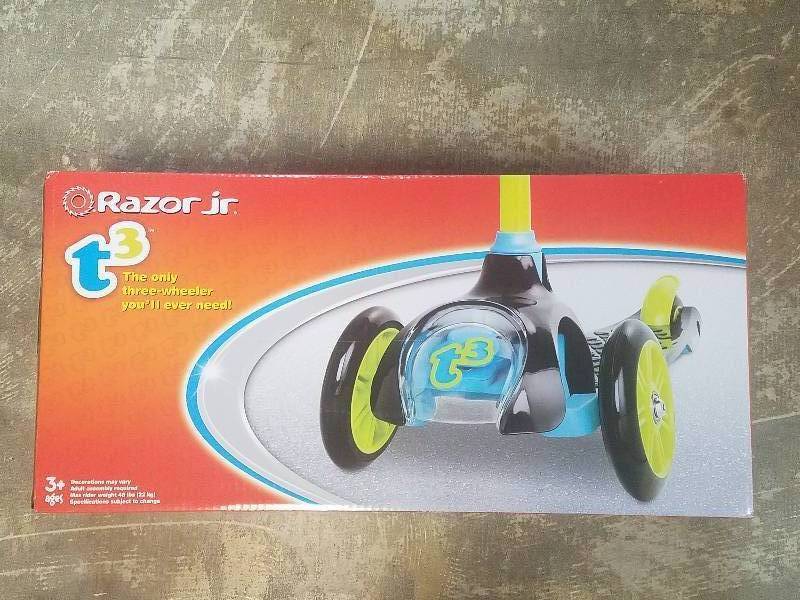 lot 492 image: Razor T3 Scooter-Green