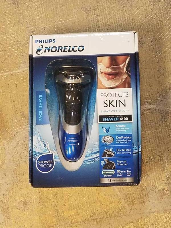 lot 532 image: Philips Norelco PowerTouch WetDry Shaver