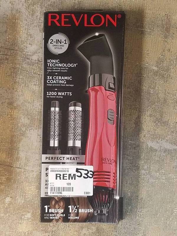 lot 533 image: Revlon 1200 Watt 2-in-1 Hot Air Kit - Red