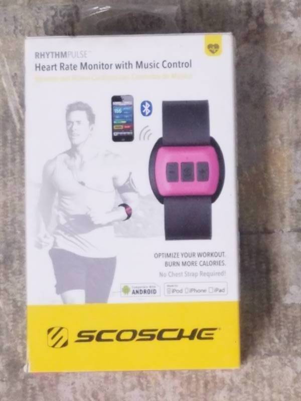 lot 537 image: Scosche Rhythm Bluetooth Pulse Monitor in Pink