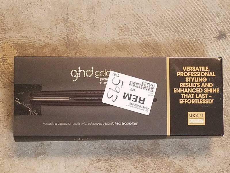 lot 593 image: GHD Gold Professional Styler Flat Iron - Black by GHD for Unisex - 1 Inch Flat Iron