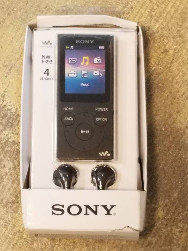 lot 594 image: Sony Walkman 4GB Audio Player - NWE393B