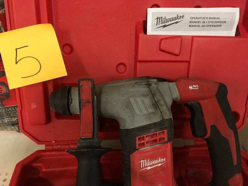 Milwaukee 5.5 Amp 58 in. Rotary Hammer- Used works