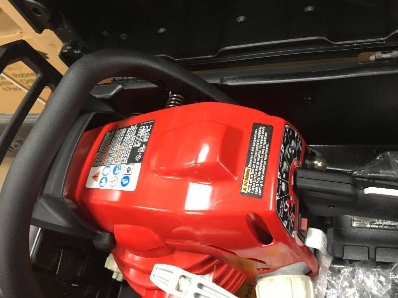 Homlite 16 in. Gas Chain Saw used in working condition