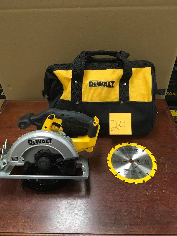 DeWalt 20-Volt MAX Lithium-Ion Cordless 6-12 in Circular Saw (Tool Only) open box in like new condition