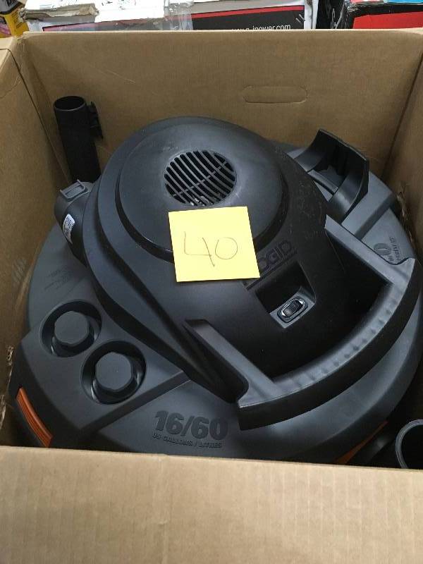 Ridgid 5.0 Peak HP 16 Gallon Wet Dry Vac open box in like new condition