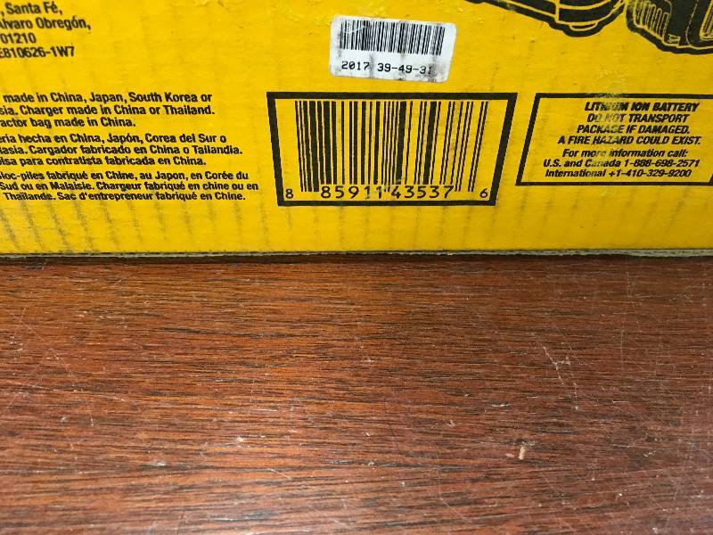 DeWalt 20-Volt MAX Starter Kit 5.0Ah Battery open box not used