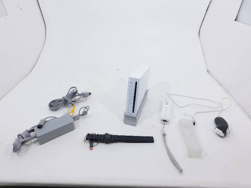 lot 6 image: Nintendo Wii