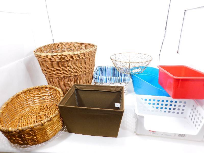 lot 20 image: Miscellaneous Baskets & Containers