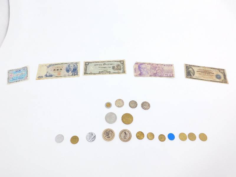 lot 26 image: Miscellaneous Money