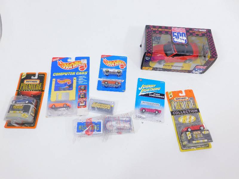 lot 28 image: Various Hot Wheels