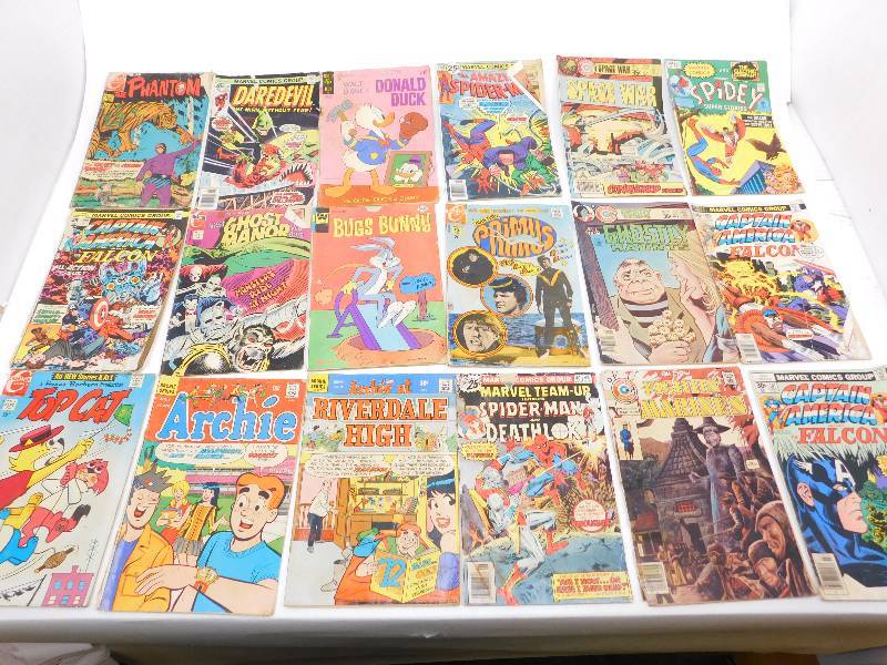 lot 32 image: Vintage Comic Books