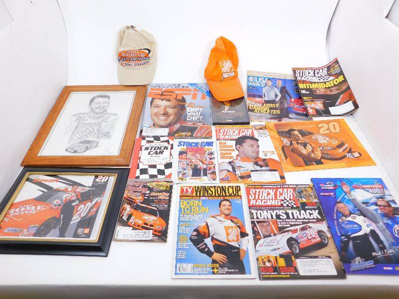 lot 43 image: NASCAR Items