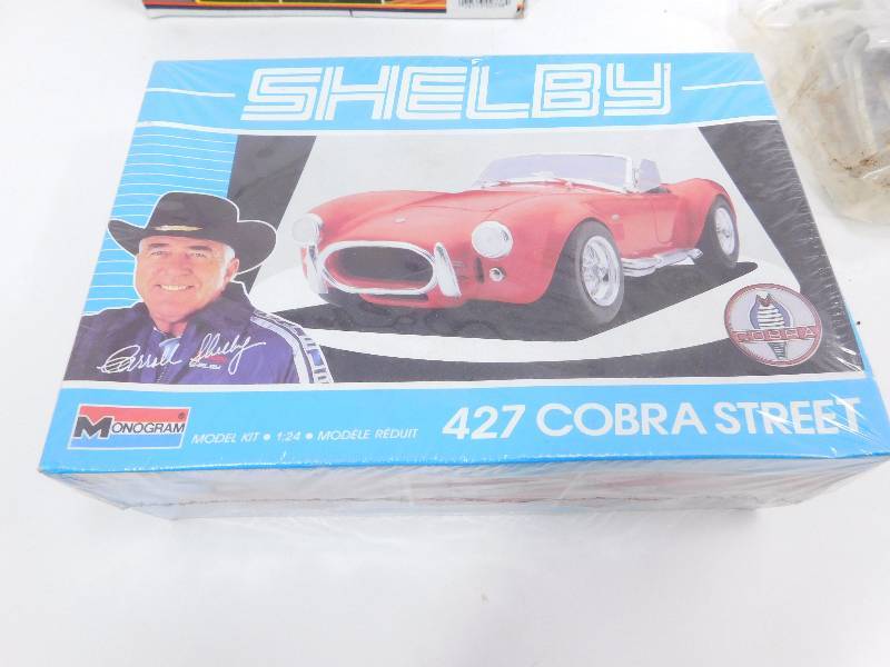 lot 50 image: Model Kits