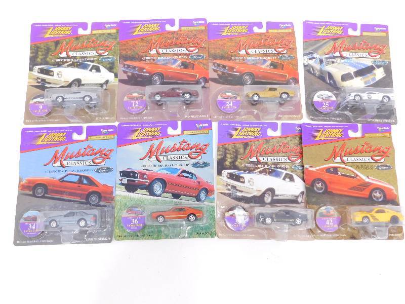 lot 52 image: Collectible Cars