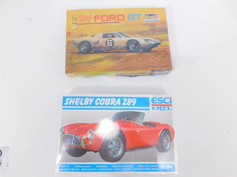 lot 60 image: Model Kits