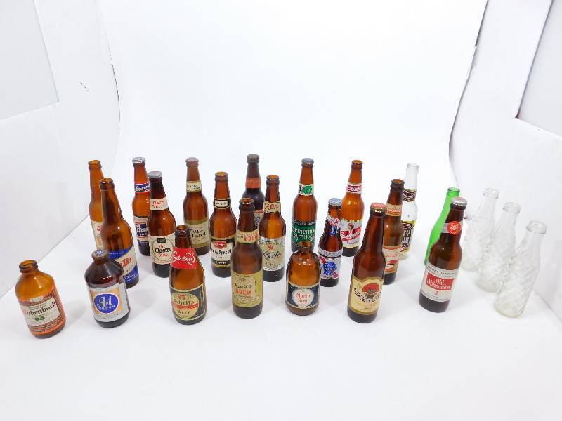 lot 63 image: Vintage Pop & Beer Bottles