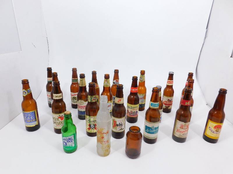 lot 64 image: Vintage Pop & Beer Bottles