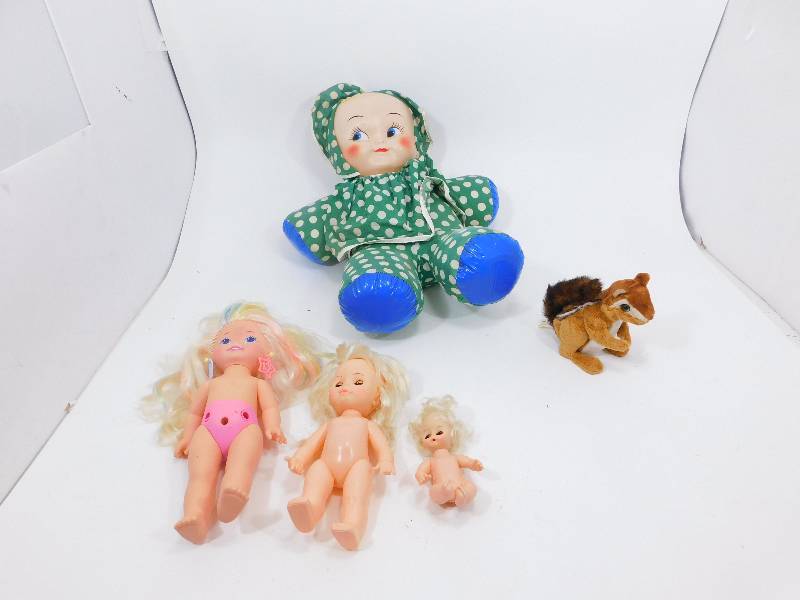 lot 68 image: Vintage Dolls