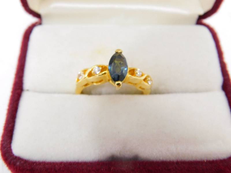 lot 76 image: Amethyst & Diamond  Ring