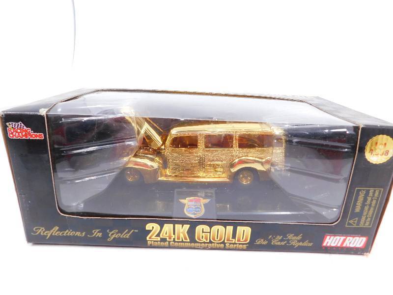 lot 97 image: Racing Champions Hot Rod