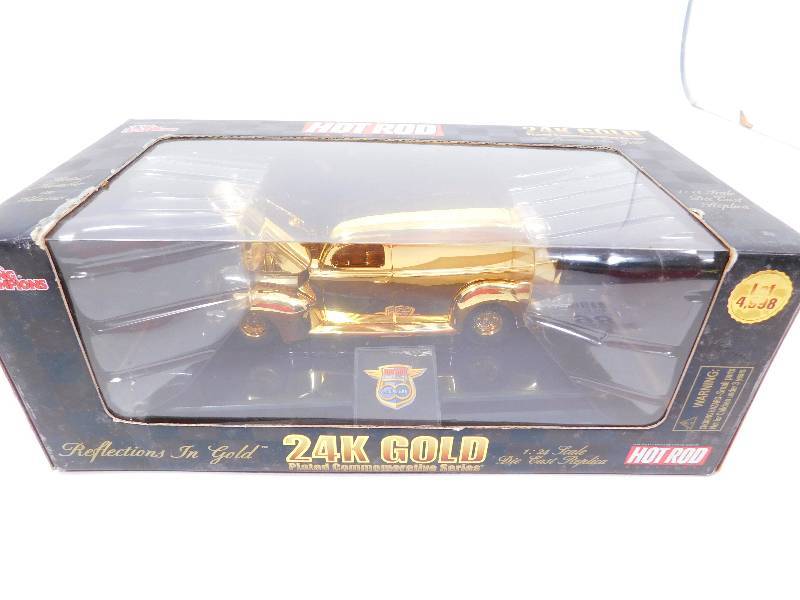 lot 98 image: Racing Champions Hot Rod