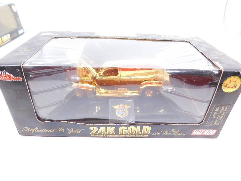 lot 99 image: Racing Champions Hot Rod