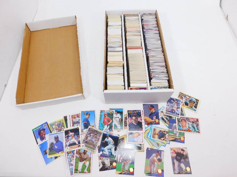 lot 105 image: Baseball Cards