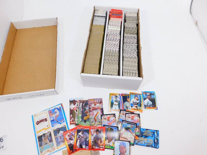 lot 106 image: Baseball Cards