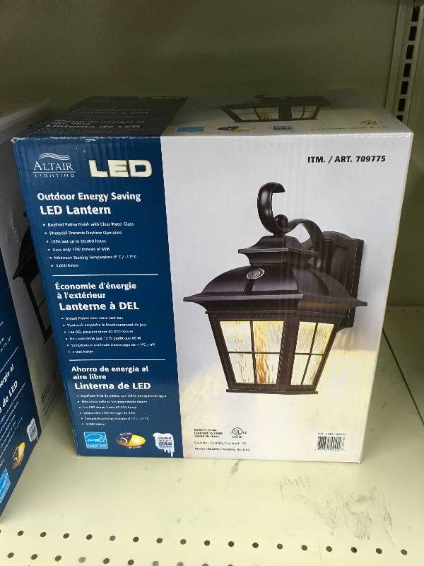 ALTAIR COACH LIGHT F17, RETAIL $34.99