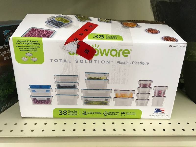 SNAPWARE 38PC PLASTIC, MSRP $24.99