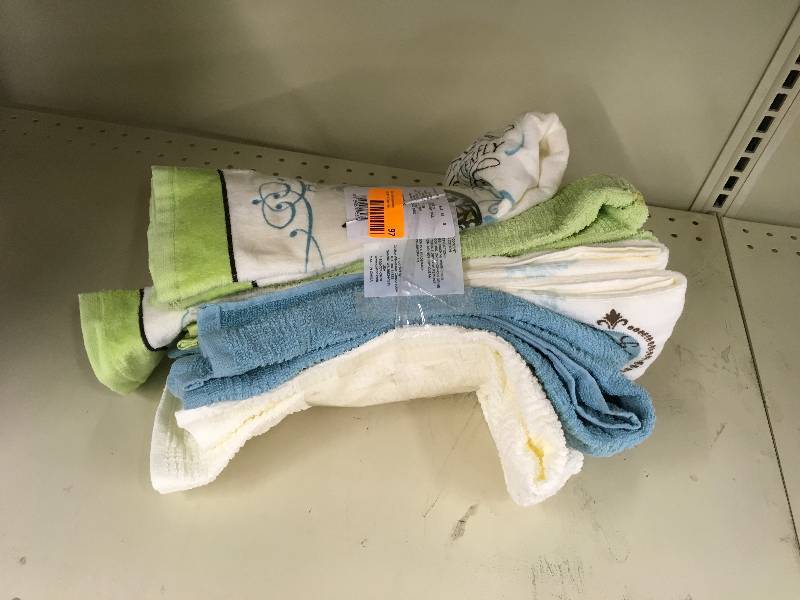 TOWN&COUNTRY KITCHEN TOWELS, MSRP $11.99