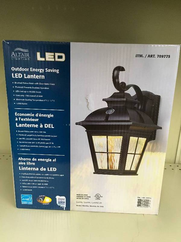 ALTAIR COACH LIGHT F17, RETAIL $34.99