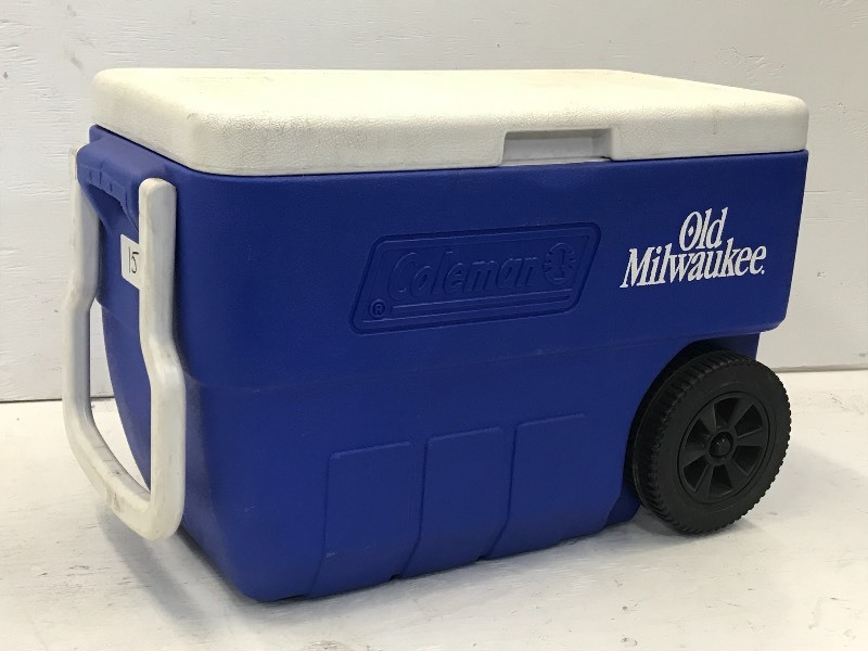 lot 15 image: Coleman Old Milwaukee Light Rolli...