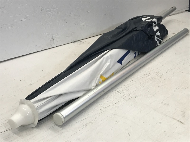 lot 21 image: Corona Patio Umbrella Set ...