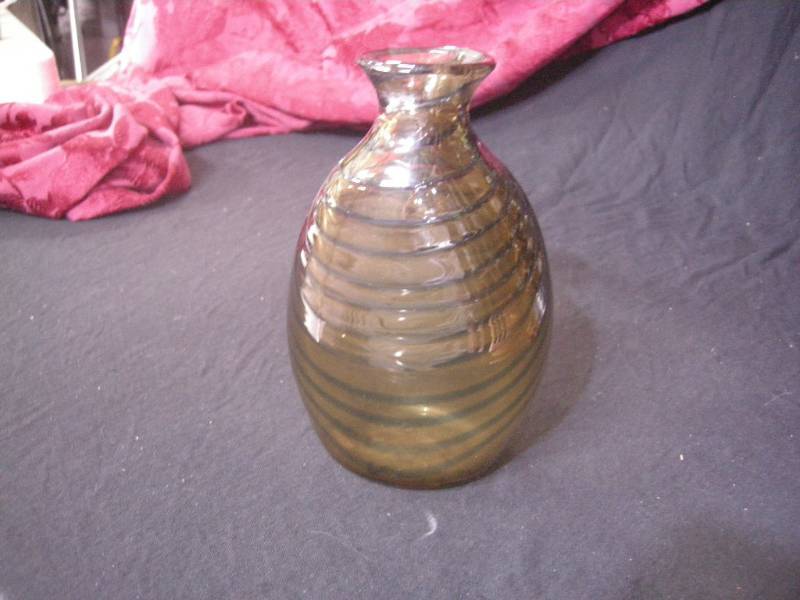 lot 16 image: Vintage Signed Art Glass Vase - Steven Zachofsky